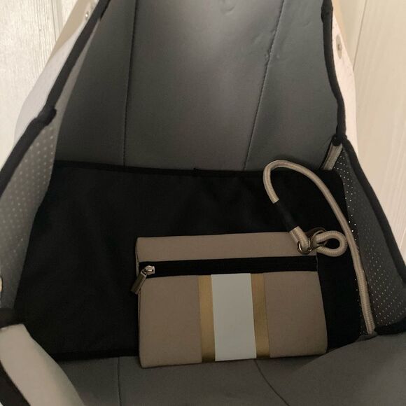 Neoprene Large Hand Bag Tote Purse Beige w/ Gold Black & White Accents - Picture 5 of 5